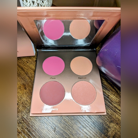 5/75$ Shades by Shan - the blush palette - you are berry beautiful 🍓 - Picture 4 of 16